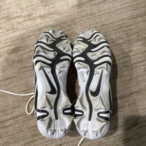 Nike Vapor 16.2 Football Cleats Black and White - Picture 7 of 7